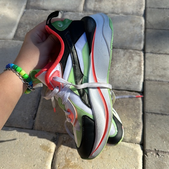 Puma Sneaker (RS-Curve) - Picture 2 of 8